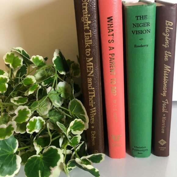 Four Hardcover Books Vintage Home Decor Classic Shabby Chic - Picture 3 of 4